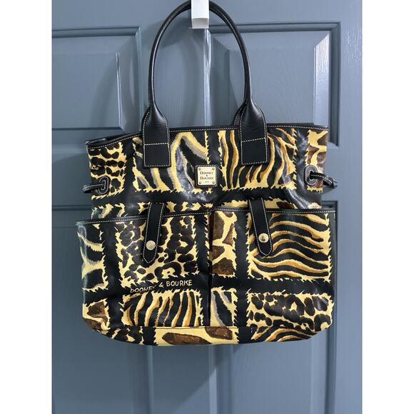 DOONEY & BURKE RAWR ANIMAL PRINT SHOULDER PURSE TOTE BAG SIZE 18L 7W 13 H - Picture 8 of 8